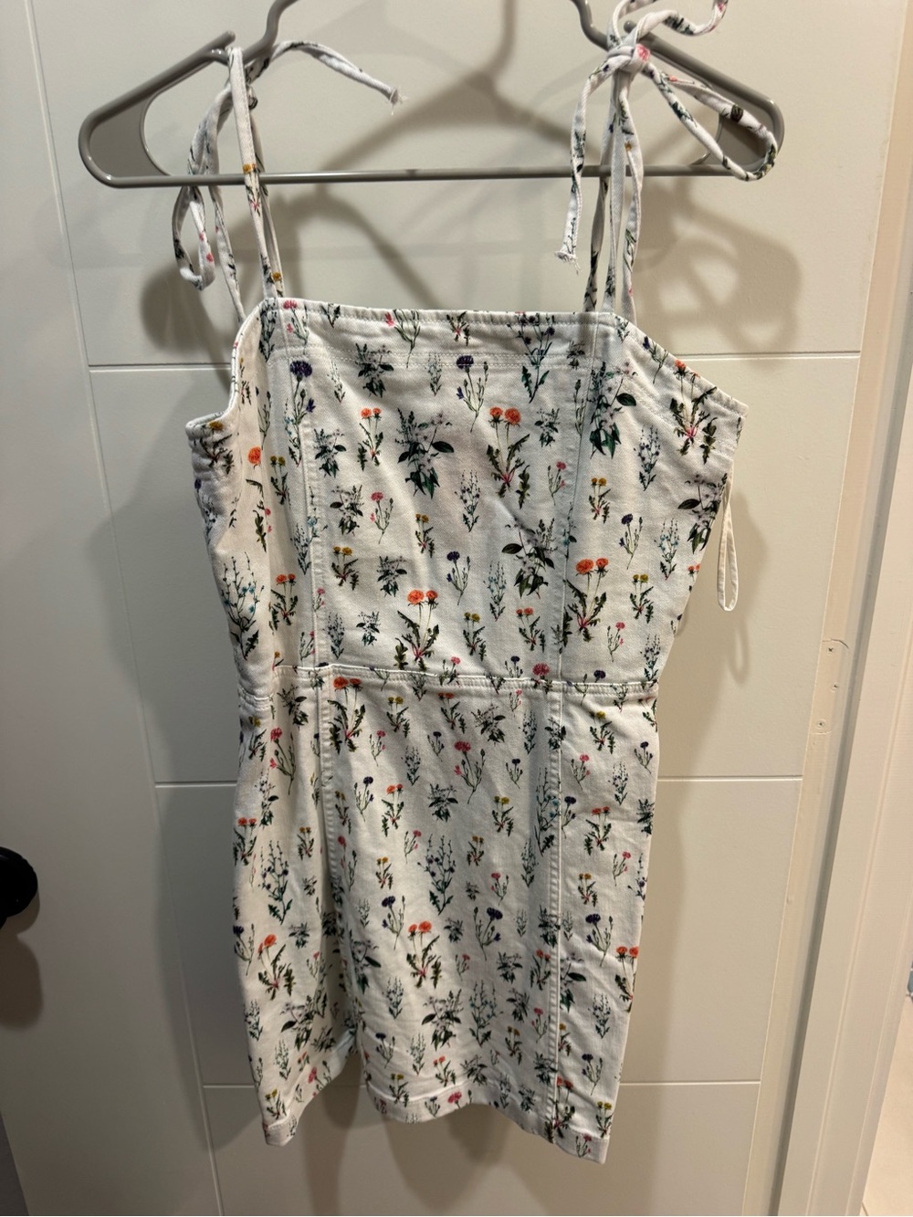 Alice + Olivia White Floral Mini Dress with Multicolor Blooms